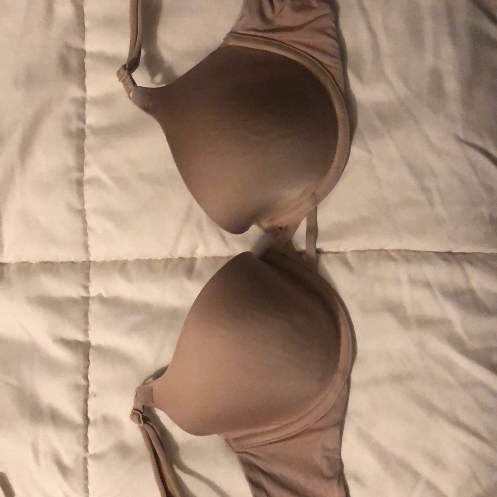 Victoria’s Secret specialty 34C Bra Lot - Picture 5 of 8